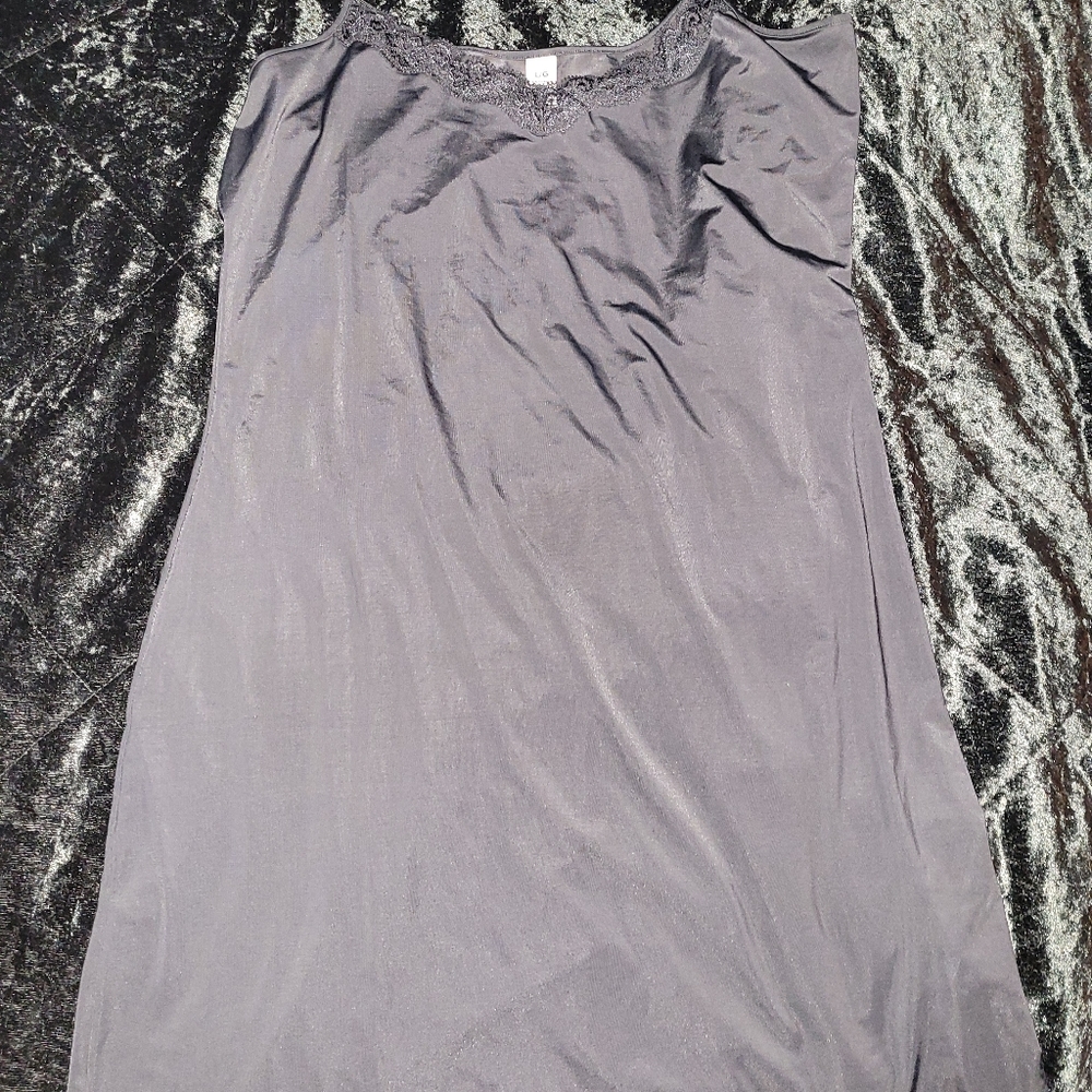 Black silk slip - size Large